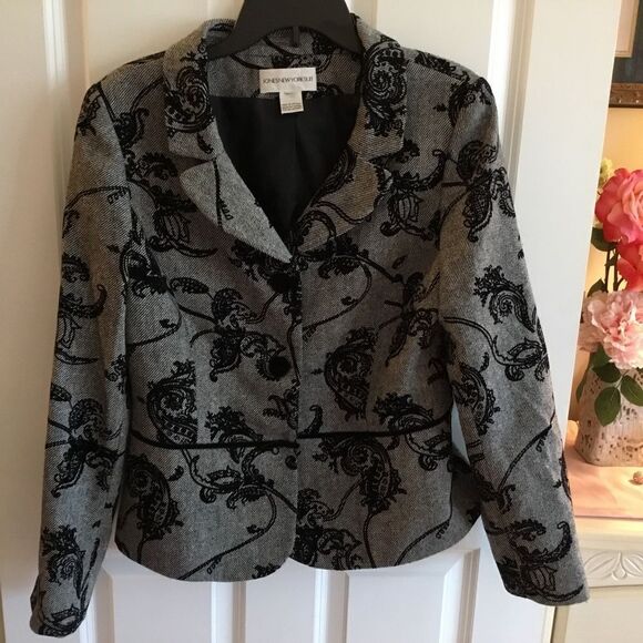 NWOT. Jones New York Women’s Black Embossed Poly/Wool Jacket. Size See measurent - Picture 1 of 10